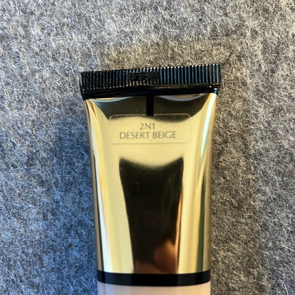 New & Unused | Estée Lauder Futurist Hydra Rescue Moisturizing Foundation SPF 45 - Picture 4 of 6